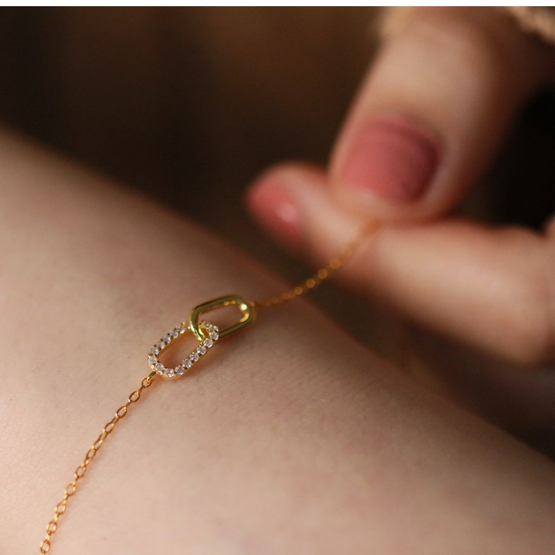 Interlocking Paperclip Chain Bracelet