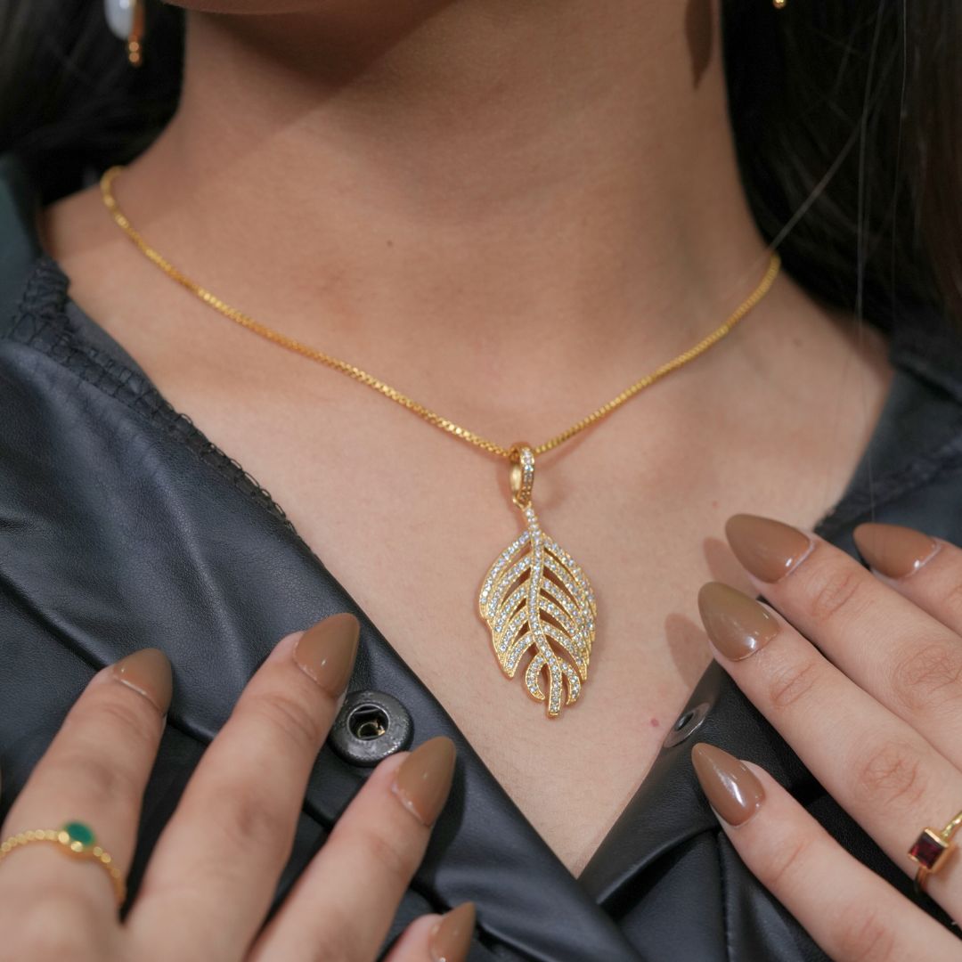 Luxe Leaf Pendant For Women