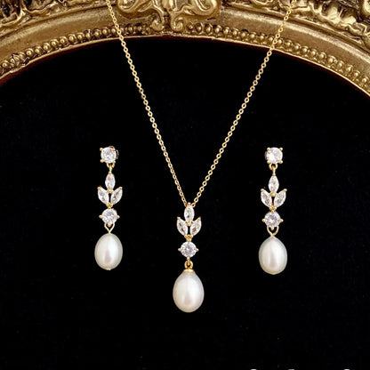 Diamond Leaf Pearl Necklace