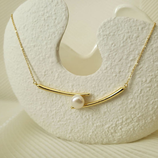 Luna Bar Pearl Necklace