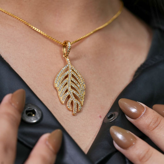 Luxe Leaf Pendant For Women