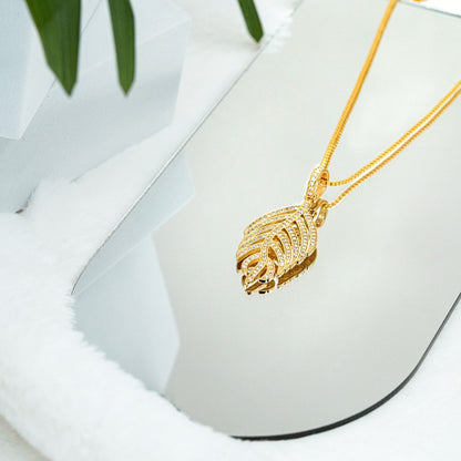 Luxe Leaf Pendant For Women